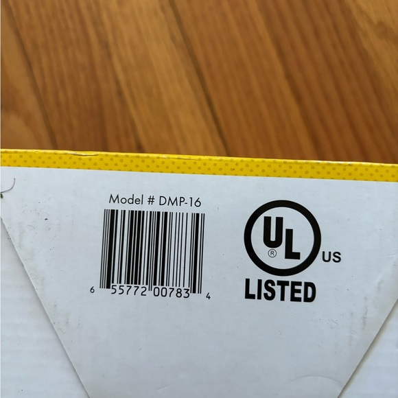 Disney Mickey Mouse Mug Warmer Includes 10oz Ceramic Mug Drinkware Cup NIB - Picture 5 of 7